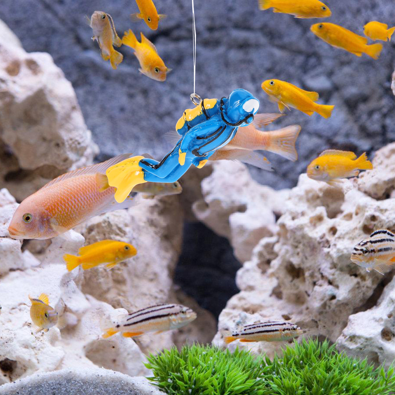 Floating Fish Tank Diver Decor - Aquarium Fish Unique のレビューと価格